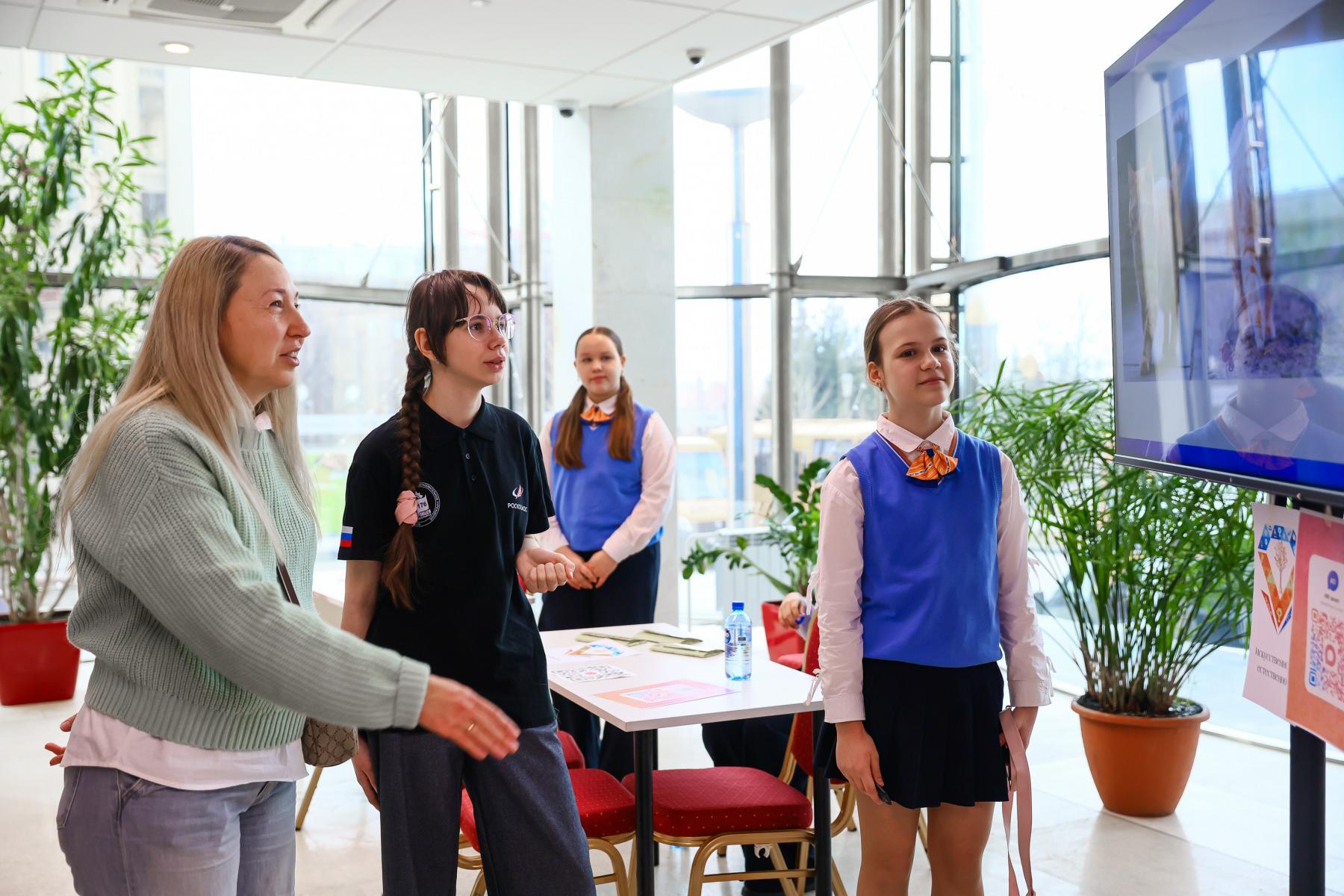 Фото Соловьёв, Савочкин, Никишева: звездные гости собрали на форуме в Новосибирске свыше тысячи человек – 100 ярких кадров 17